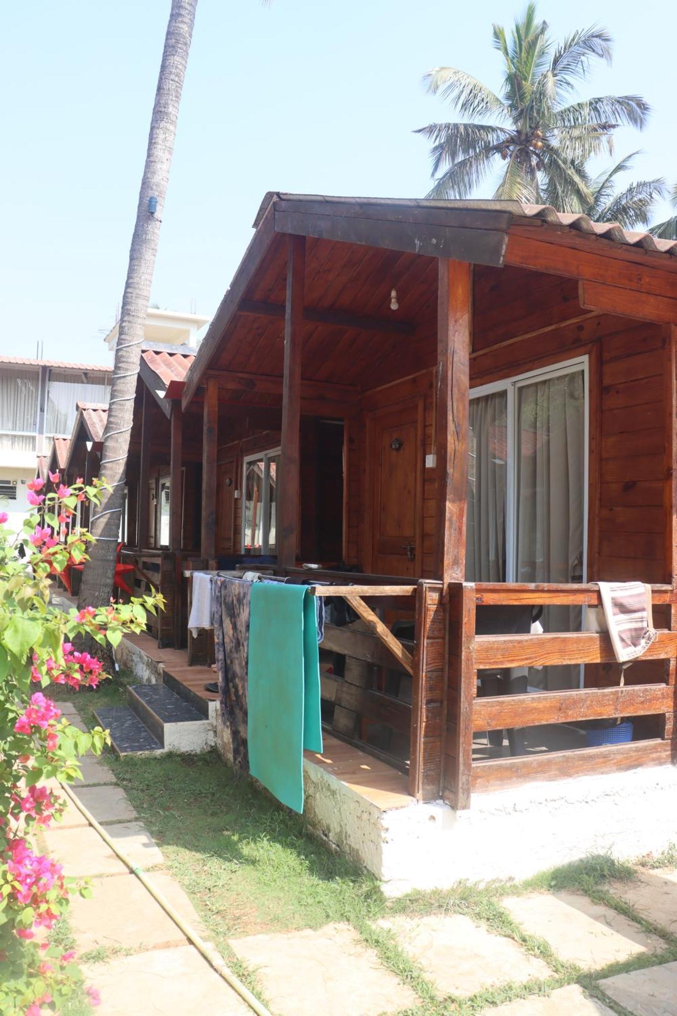 Selesta Sea By The Beach Morjim Extérieur photo